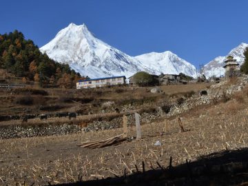 Manaslu circuit trek