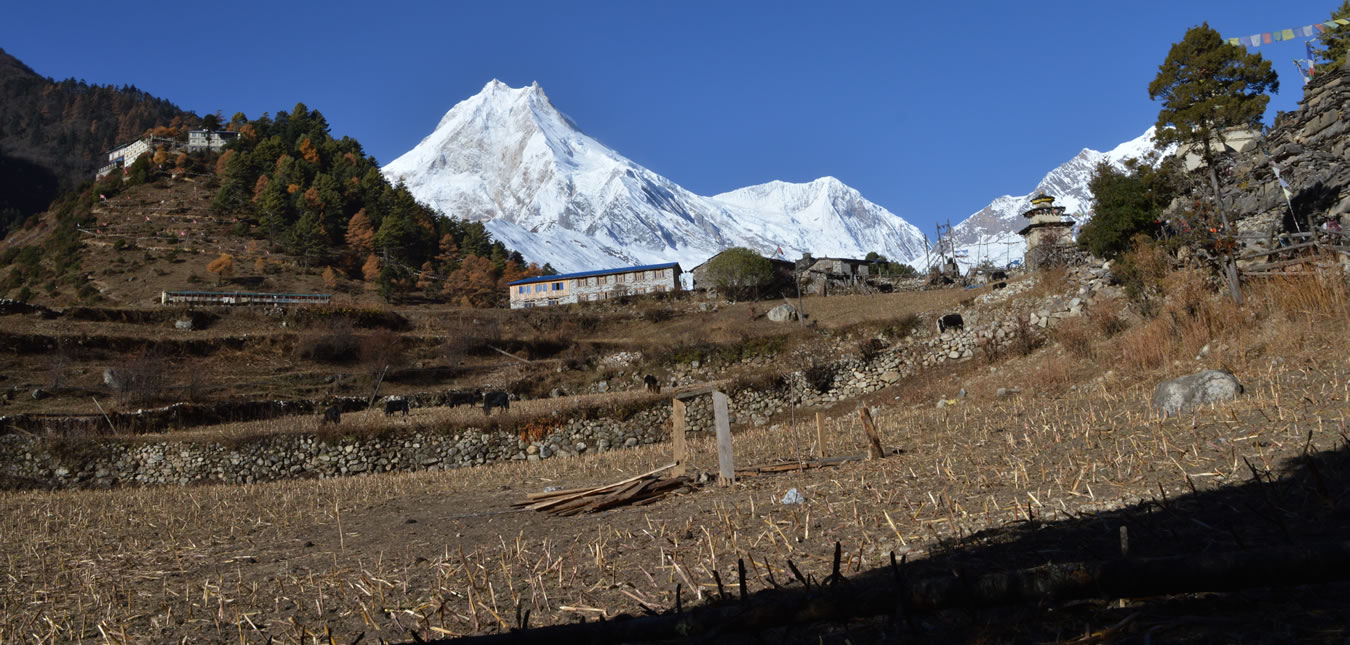 Manaslu circuit trek