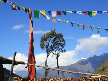 manaslu tsum valley trek