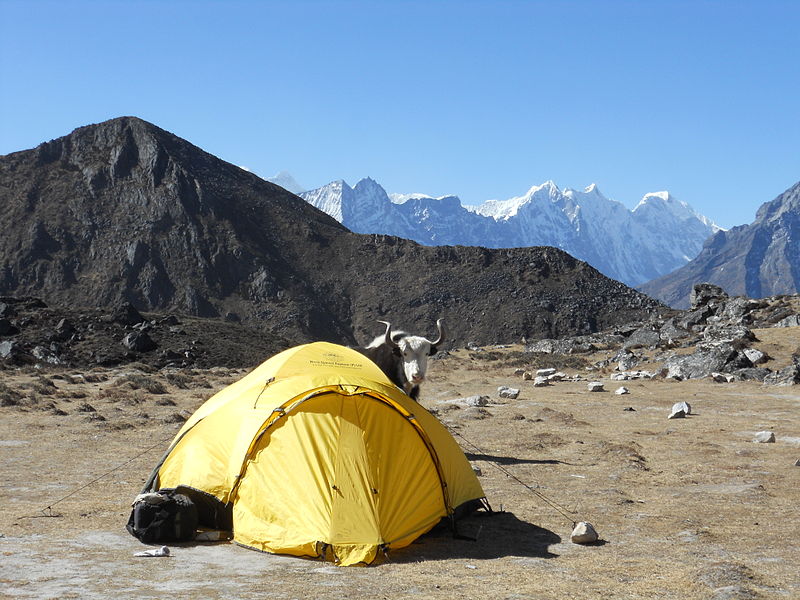 tent trekking in nepal